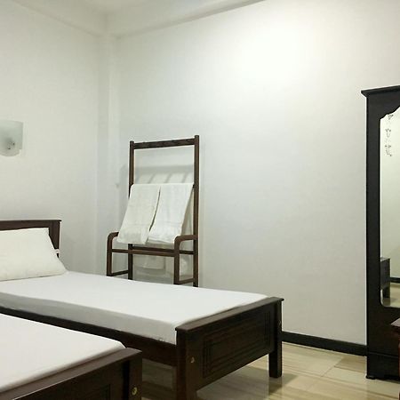 Anthony Guesthouse Hikkaduwa Exterior photo