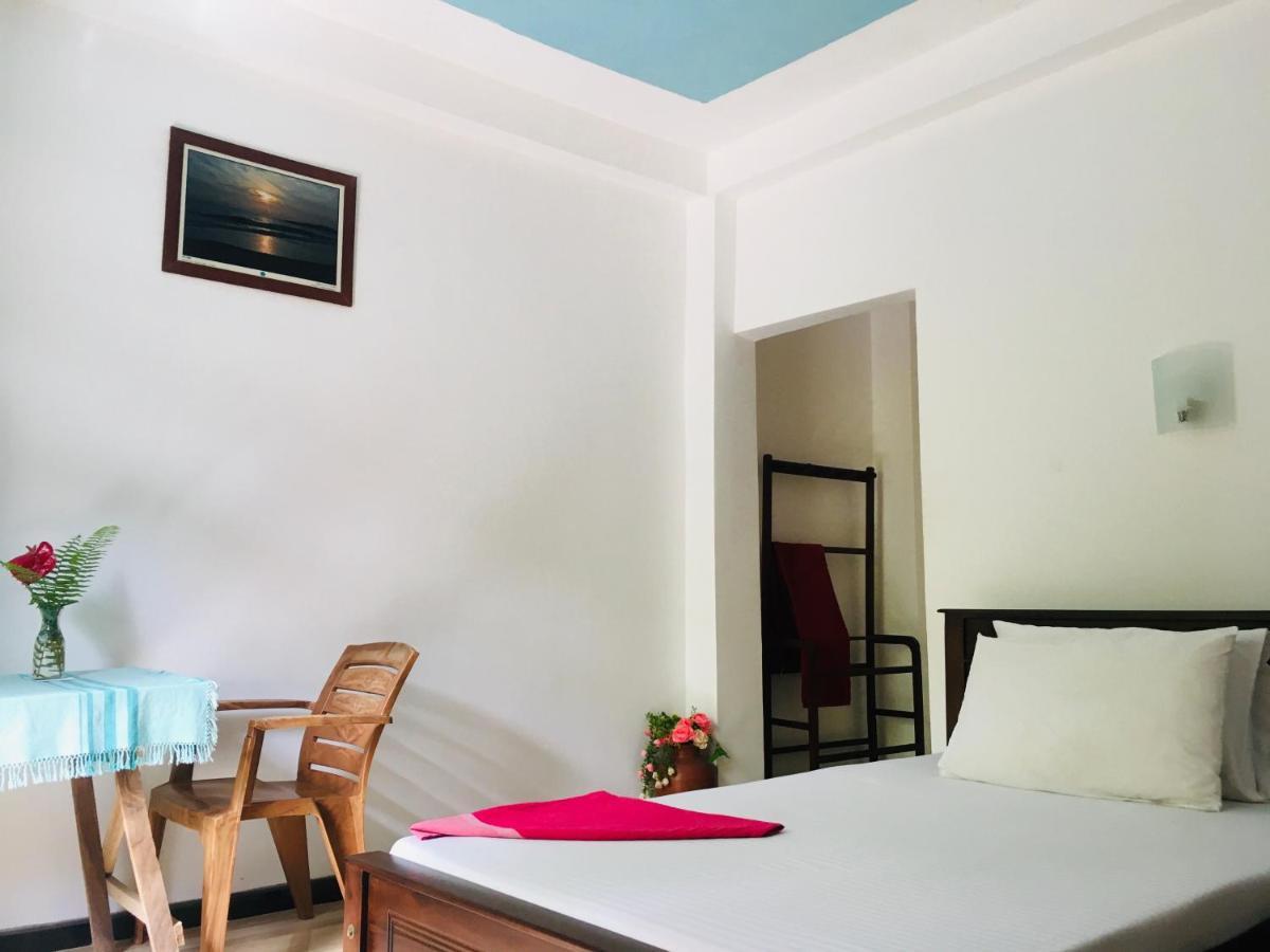 Anthony Guesthouse Hikkaduwa Exterior photo