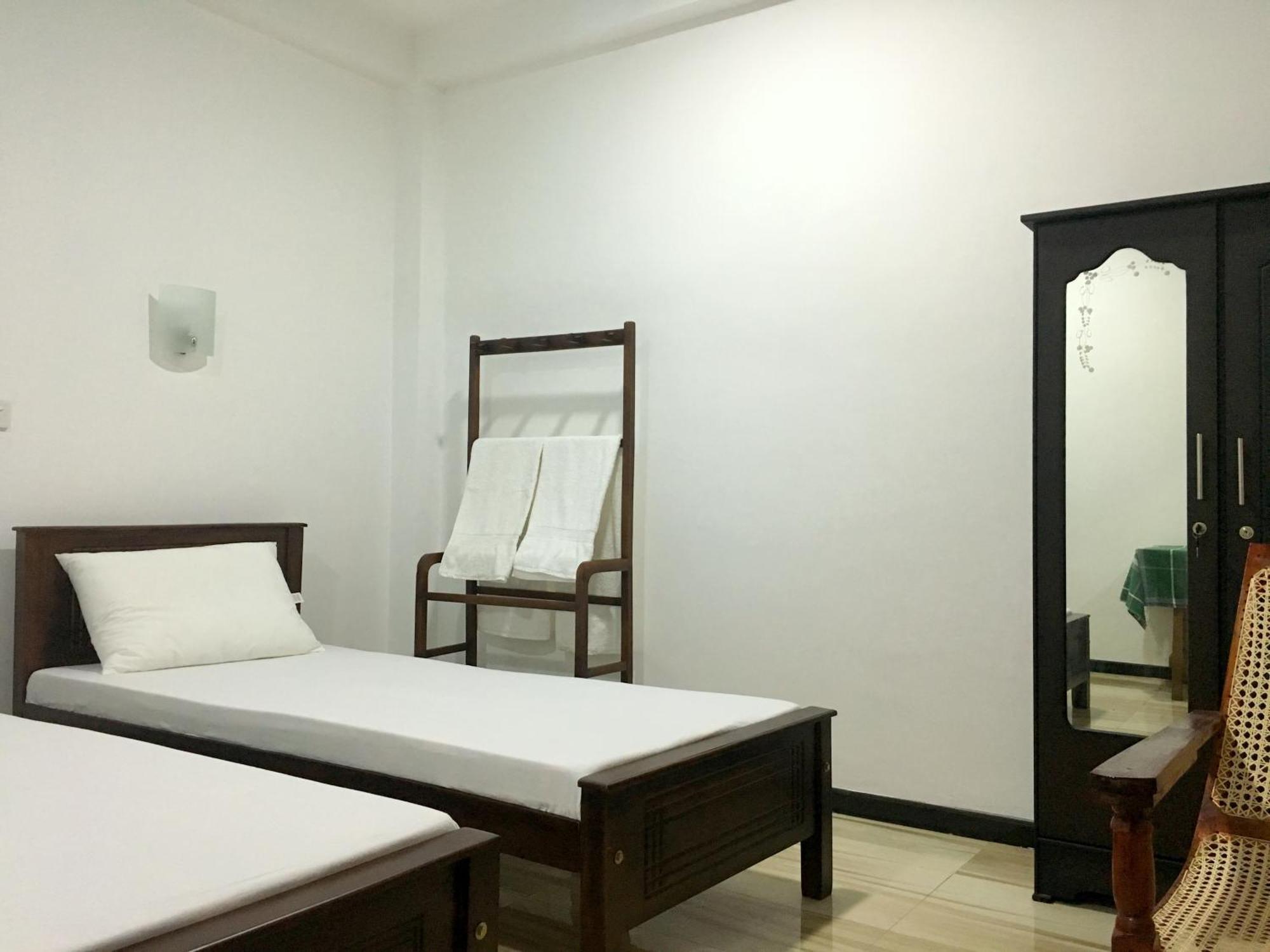 Anthony Guesthouse Hikkaduwa Exterior photo