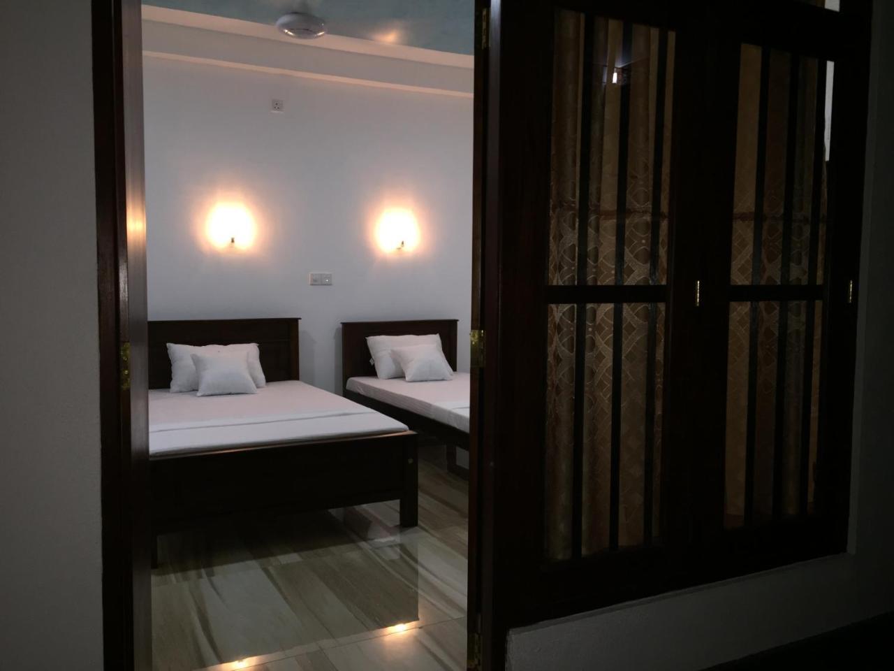 Anthony Guesthouse Hikkaduwa Exterior photo